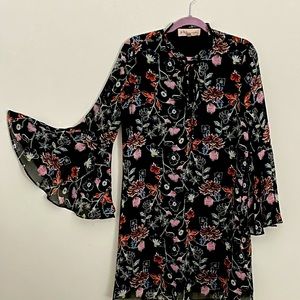 Philosophy - Bell hands flowery dress